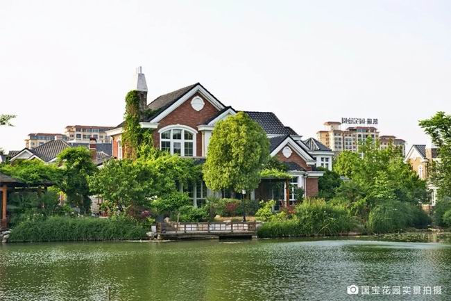 生涯在有湖的地方，是对人生的浪漫私藏